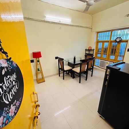 The Yellow House - Couple'S Getaway In Gomti Nagar- 1 Bhk Lakhnau Kültér fotó