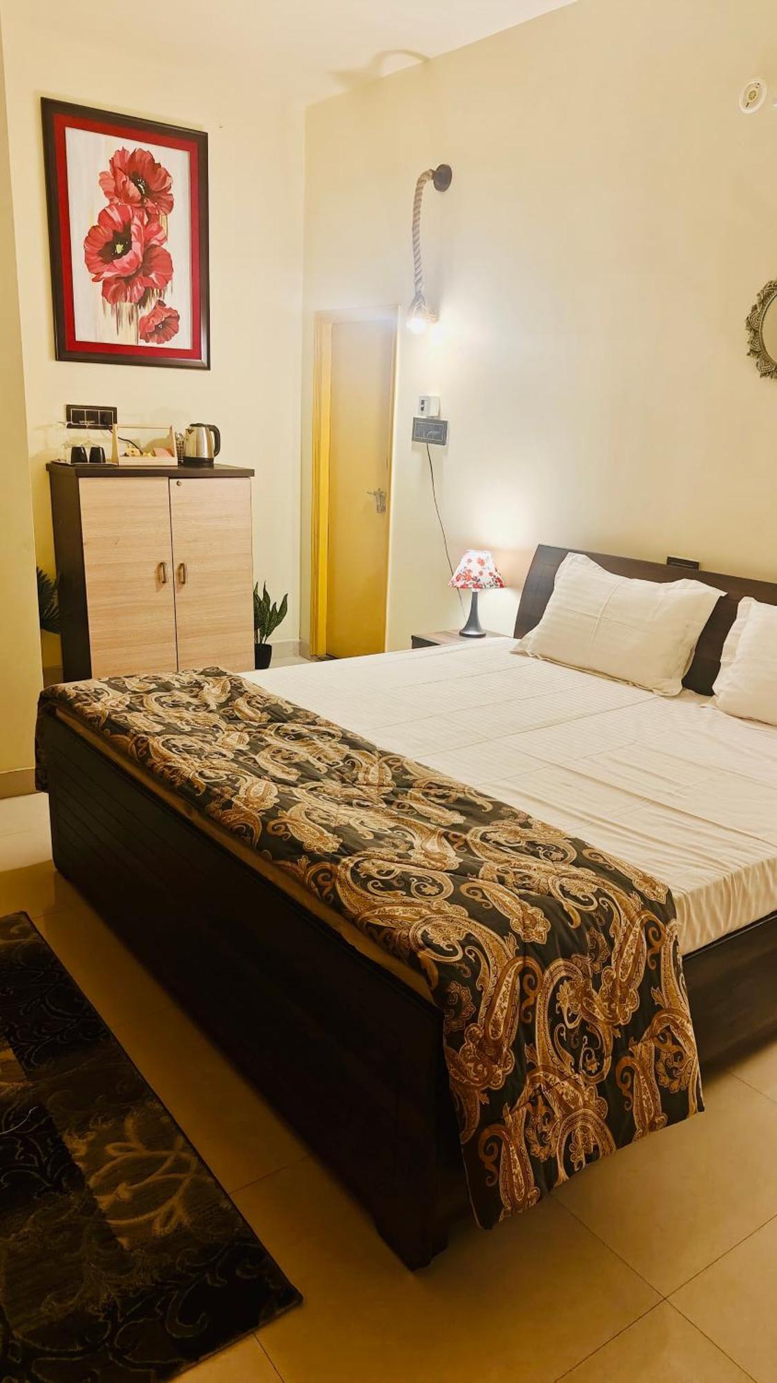 The Yellow House - Couple'S Getaway In Gomti Nagar- 1 Bhk Lakhnau Kültér fotó